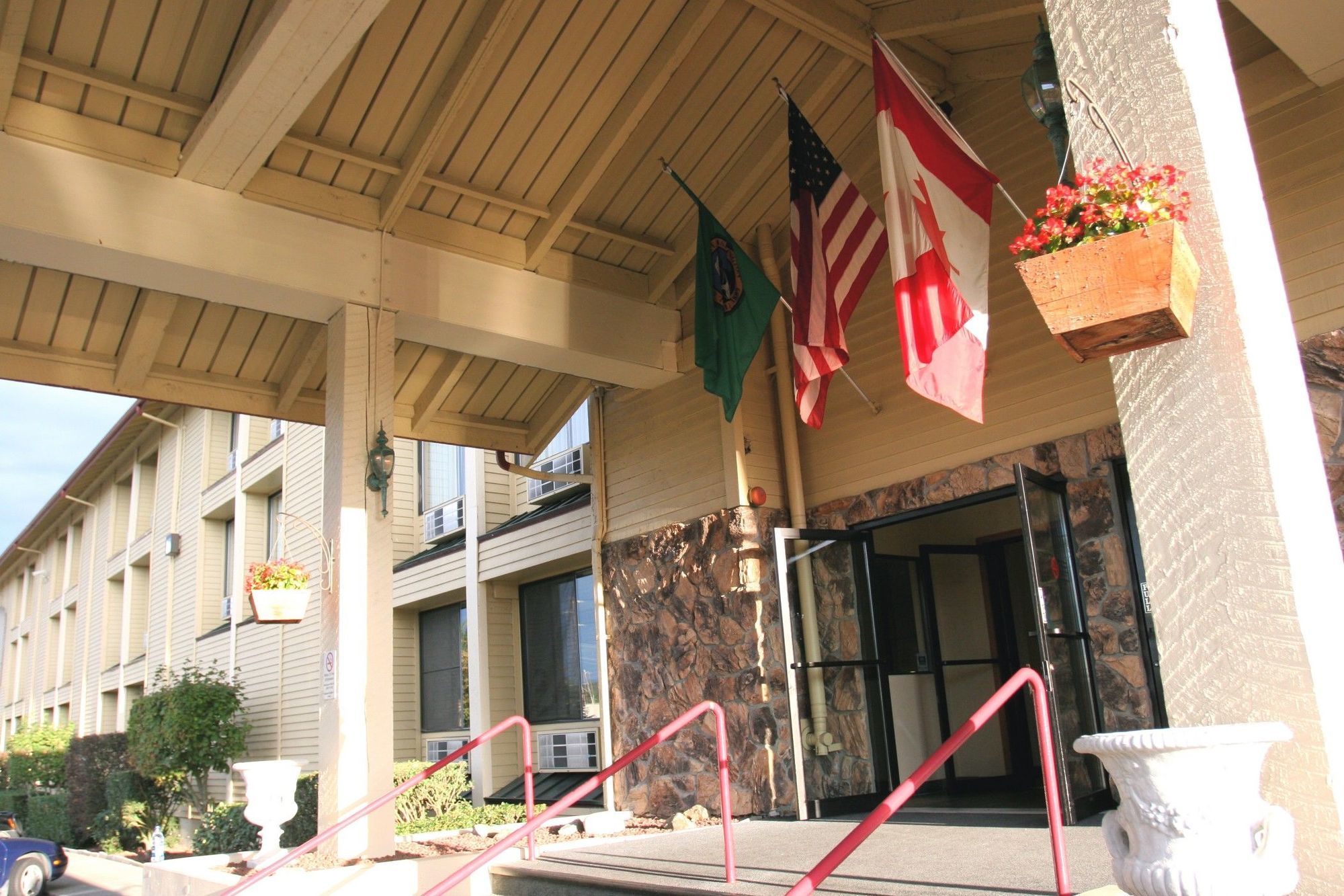 Hotel Wingate By Wyndham 3*